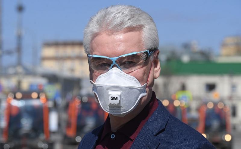 «В первую очередь в местах скопления людей»: в Москве усилят контроль за ношением масок и перчаток